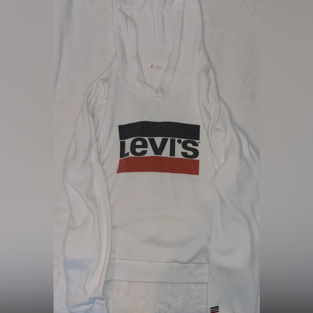 White levi’s hoodie